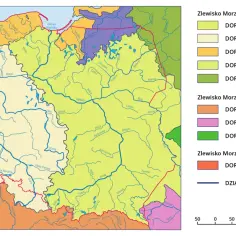 Mapa przedstawia zlewisko Wisły, Odry i innych rzek, ukazując najdłuższe rzeki w Polsce i ich dorzecza.