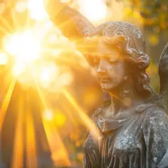 Najpiękniejsze cytaty i myśli o aniołach: Zainspiruj się ich mądrością