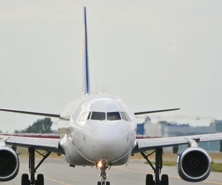 Jak uniknąć overbookingu i cieszyć się spokojnym lotem